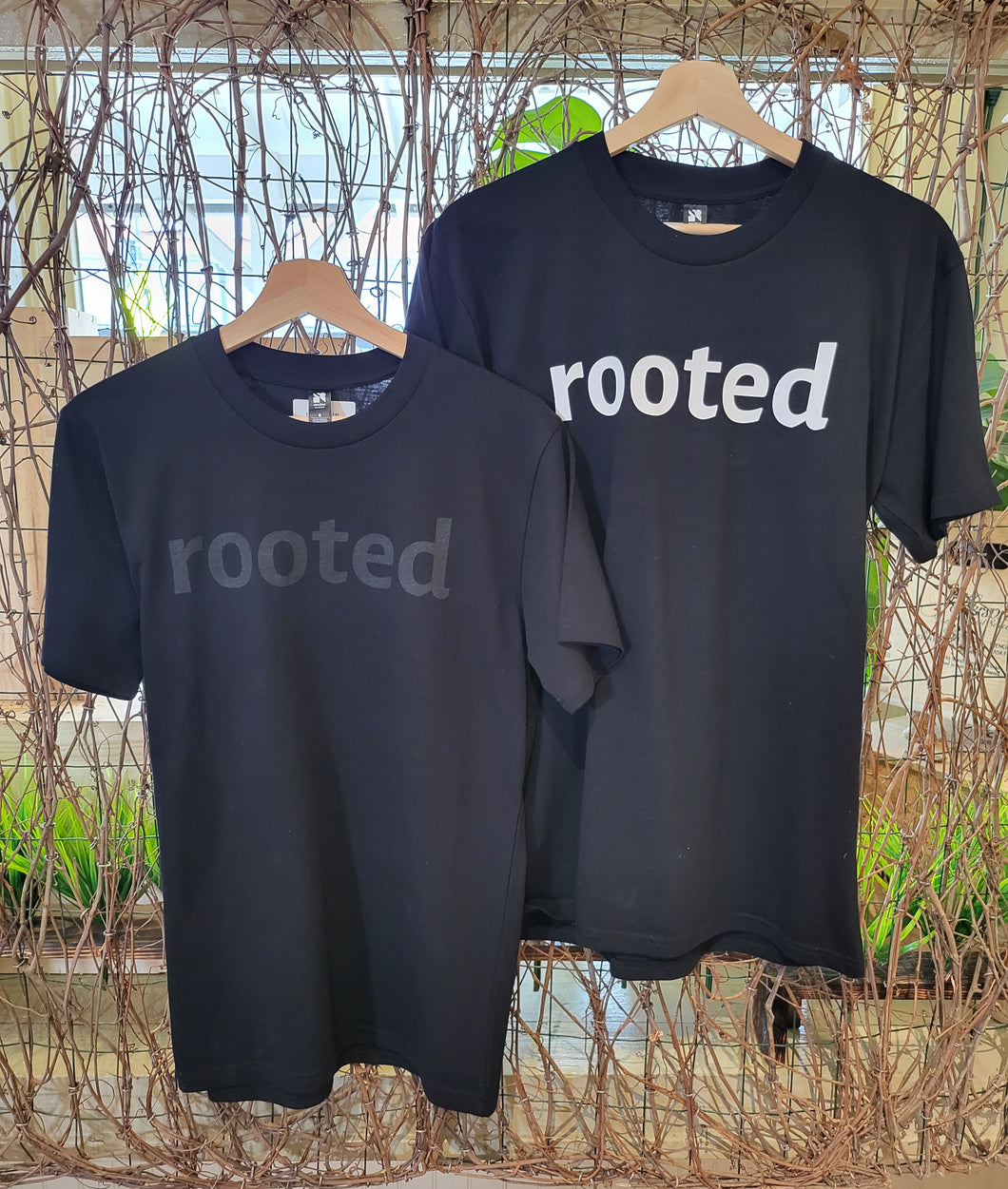 Rooted white letter t shirt - black
